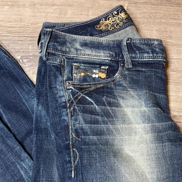 NWOT EXPRESS ZELDA SLIM FIT ULTRA LOW RISE BARELY BOOTCUT SIZE 2 JEANS - Picture 3 of 9